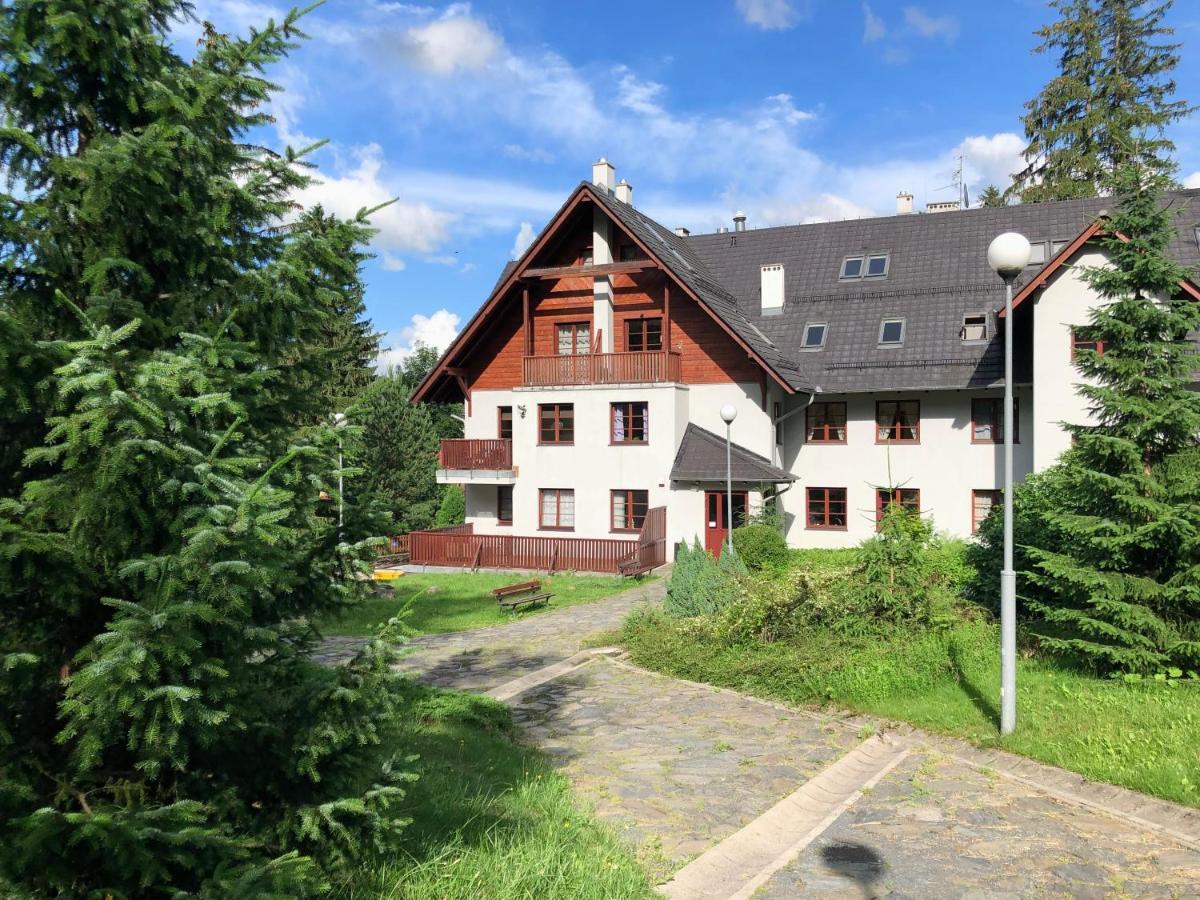 W Rezydencji Pod świerkami Apartament *